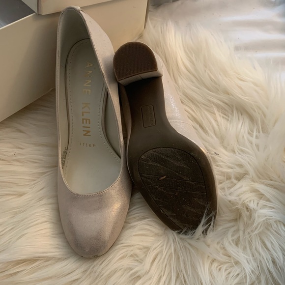 Working from home/ need space - Picture 2 of 4